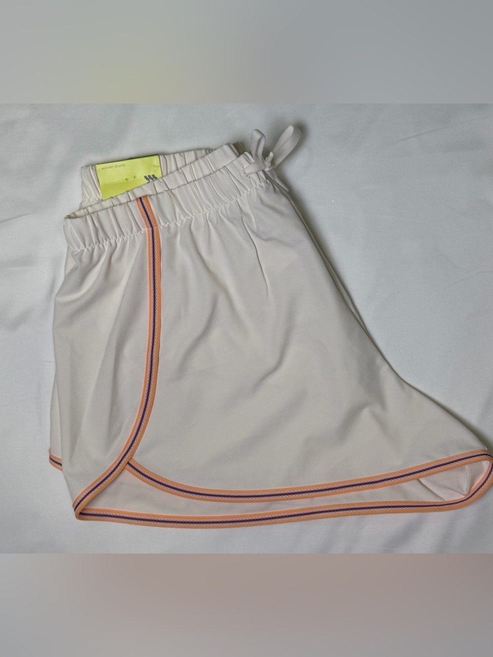 Women's Woven Pop Trim Shorts 3" - All In Motion Cream L - Picture 3 of 5